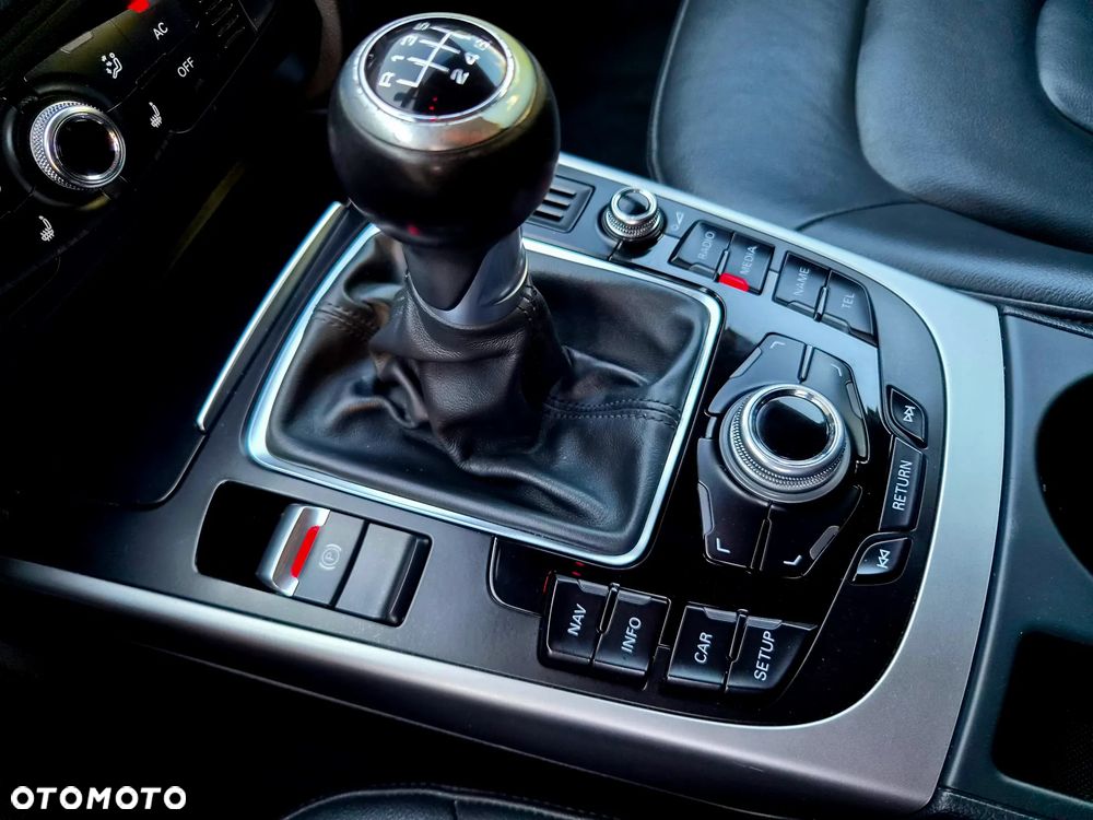Audi A4 Avant 2.0 TDI DPF clean diesel Attraction - 30