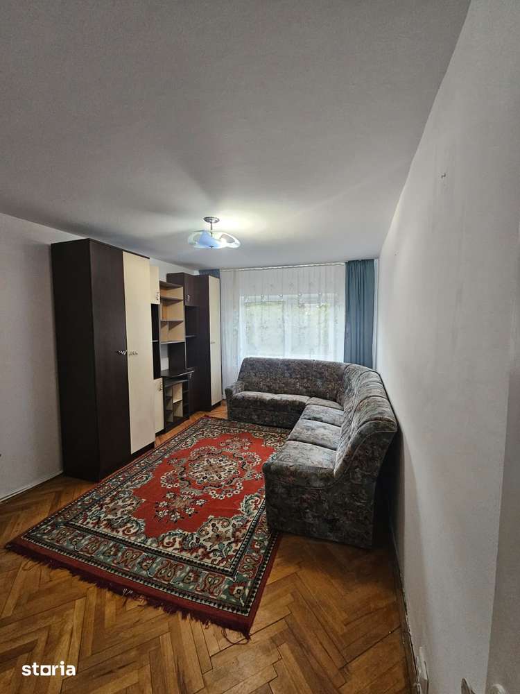 De vânzare apartament cu 2 camere, decomandat, Crisului, etaj 3 — fotografia 1
