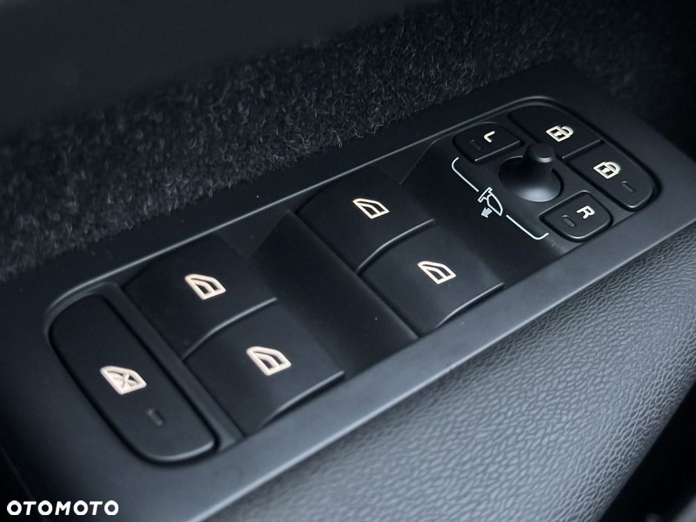 Volvo XC 40 - 38