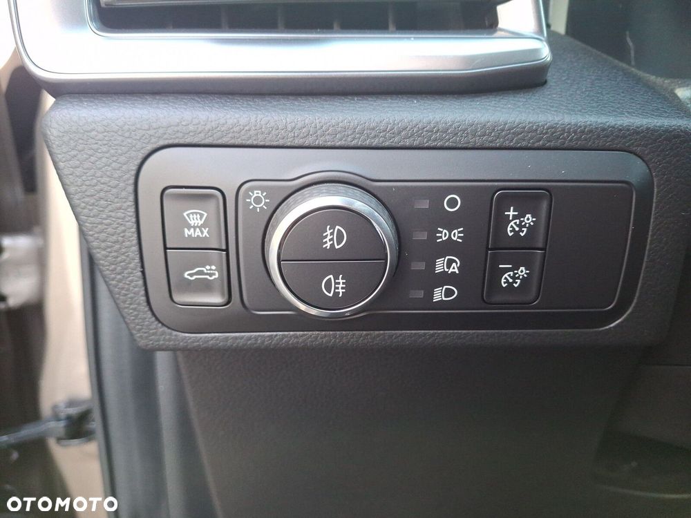 Volkswagen Amarok - 28