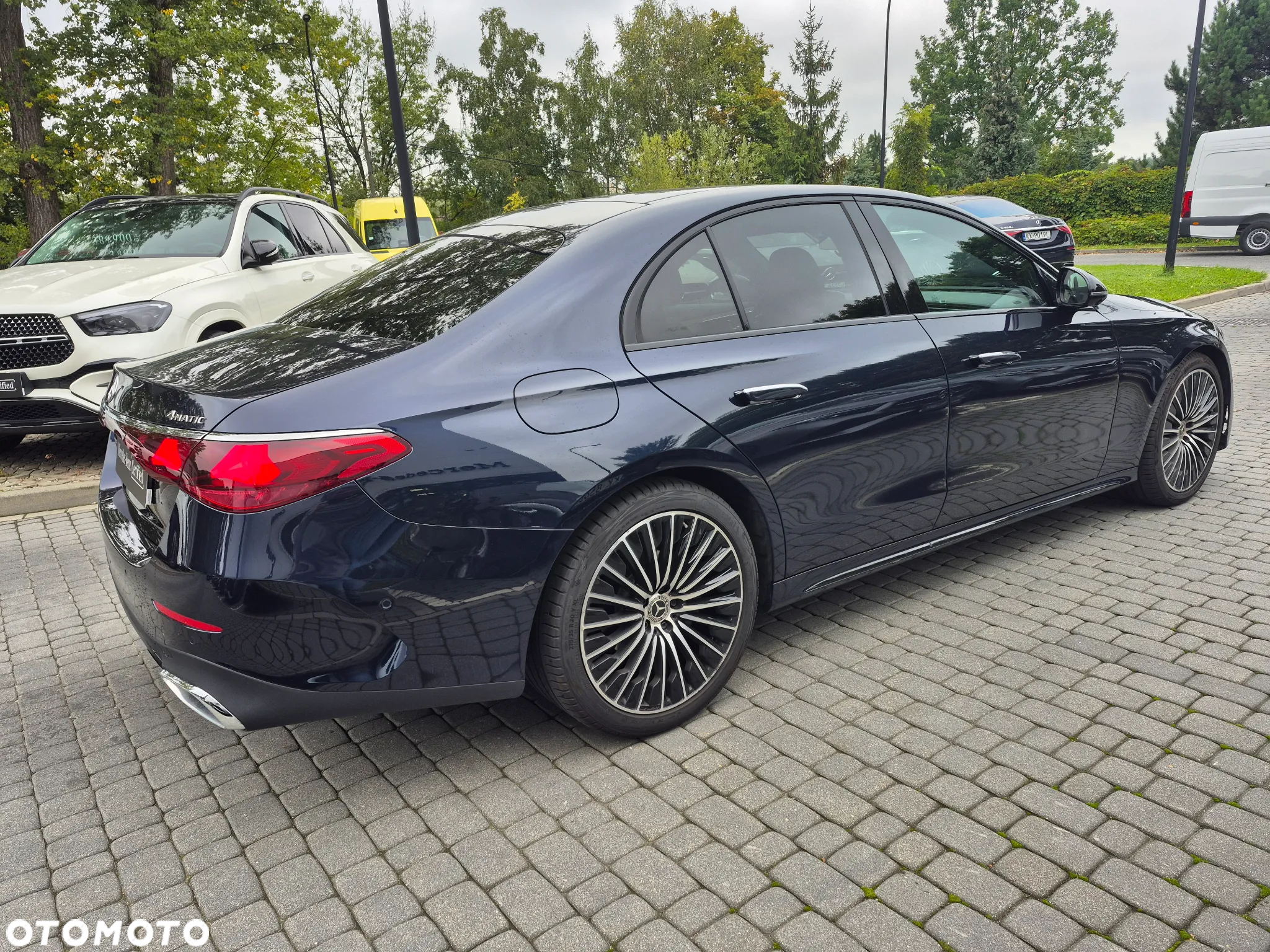 Mercedes-Benz Klasa E 220 d mHEV 4-Matic AMG 9G-Tronic - 11