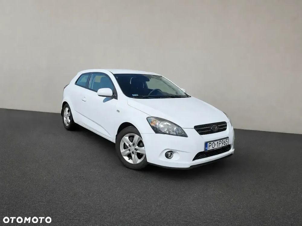 Kia Ceed 1.6 L - 1
