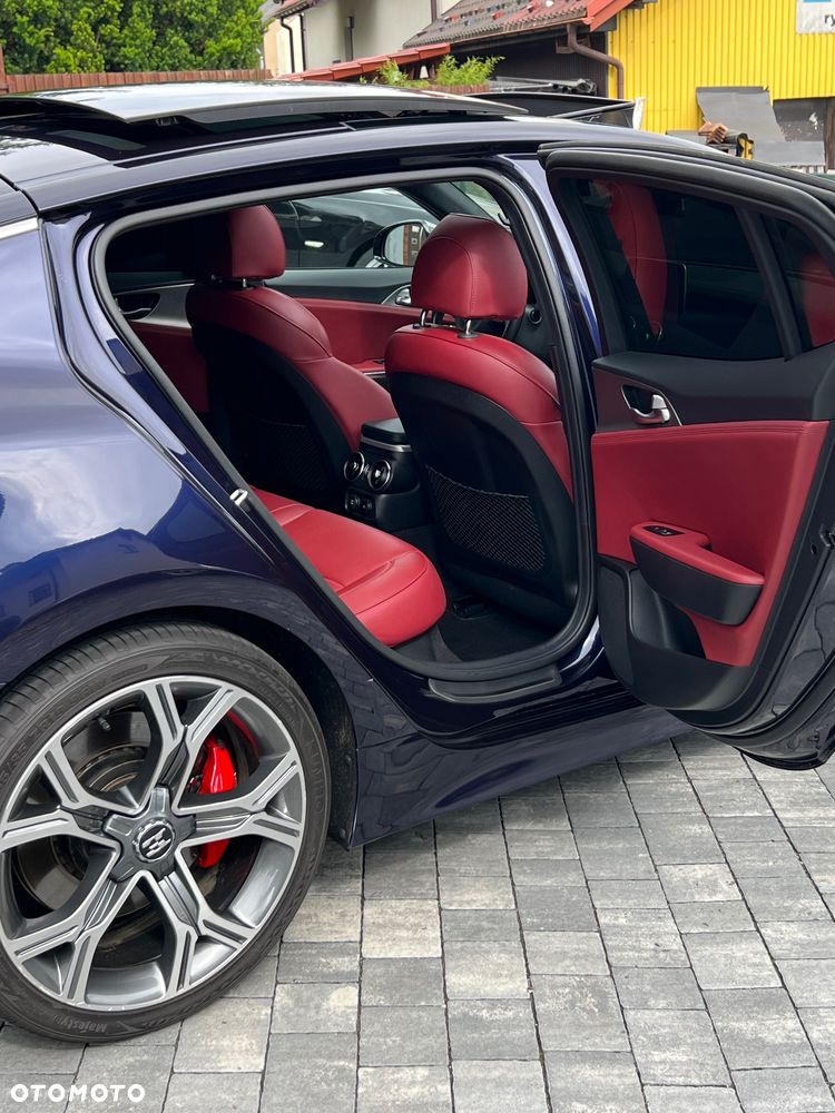Kia Stinger 2.0 T-GDI GT Line - 16