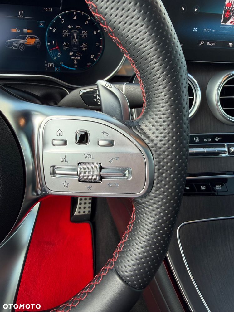 Mercedes-Benz GLC - 29