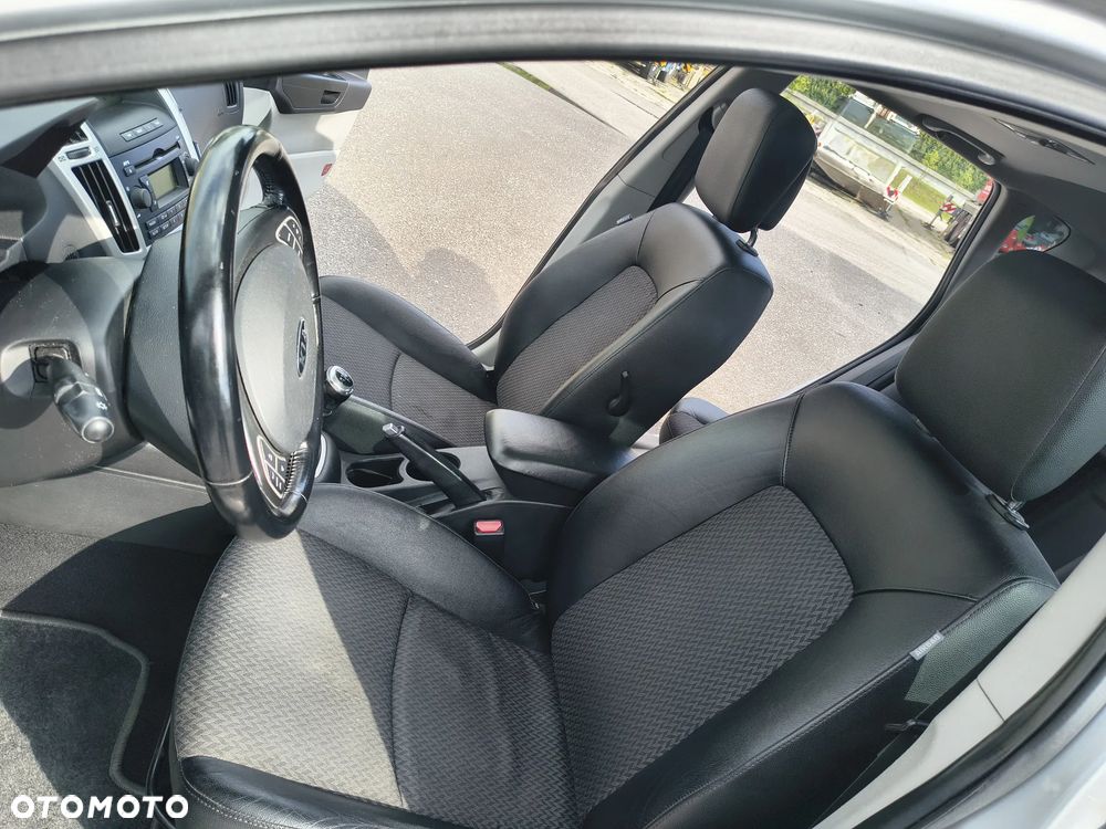 Kia Ceed 1.6 Comfort + - 16