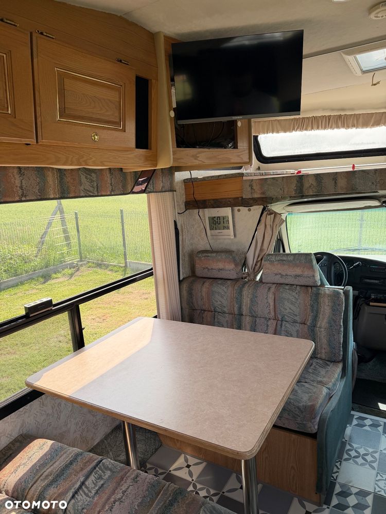 Ford E-350 Triple-E Empress - 15