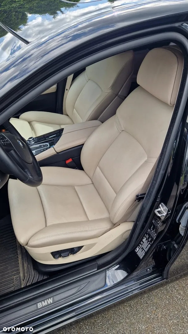 BMW Seria 5 530d xDrive - 9