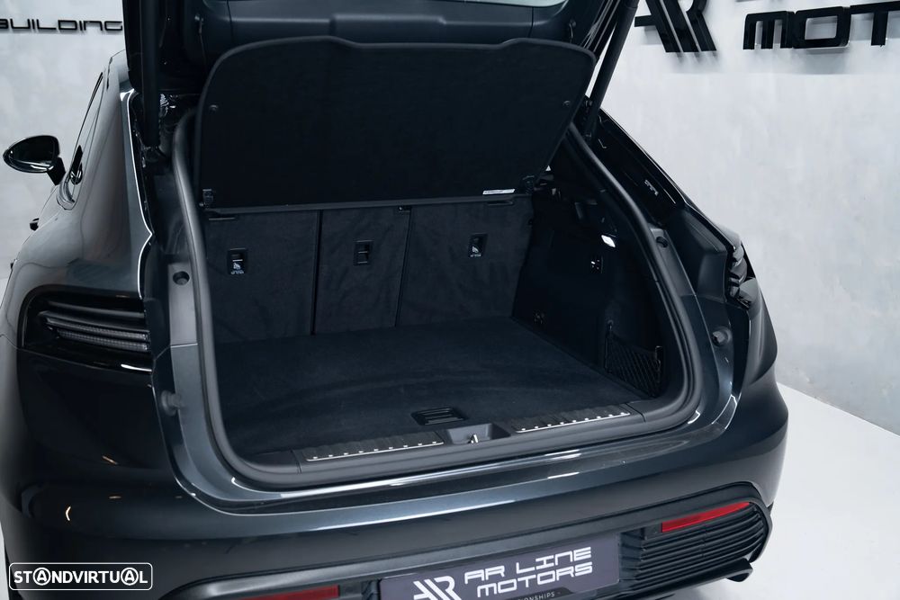 Porsche Macan Electric 4 - 14