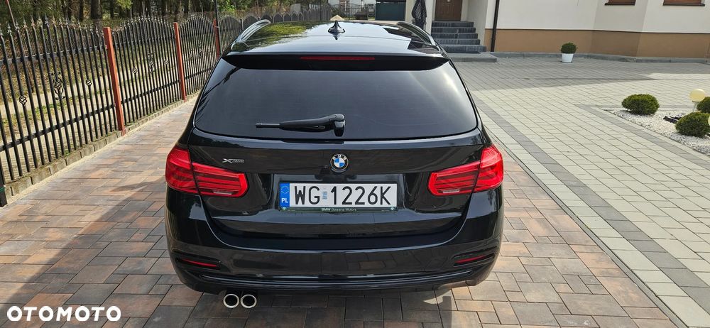 BMW Seria 3 320i - 5