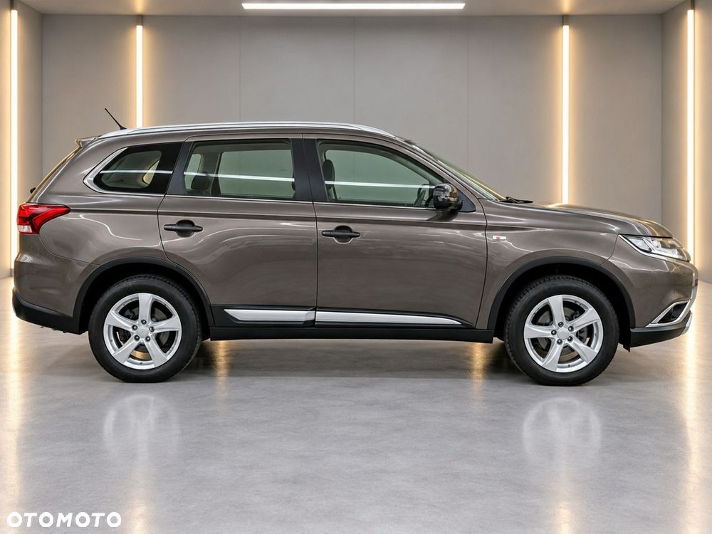 Mitsubishi Outlander - 4