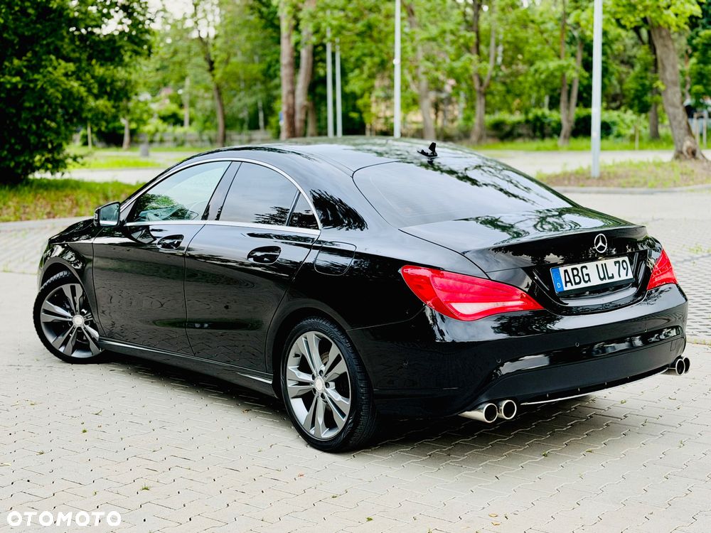 Mercedes-Benz CLA 200 AMG Line - 25