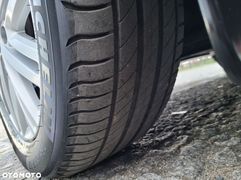 Volkswagen Multivan - 37