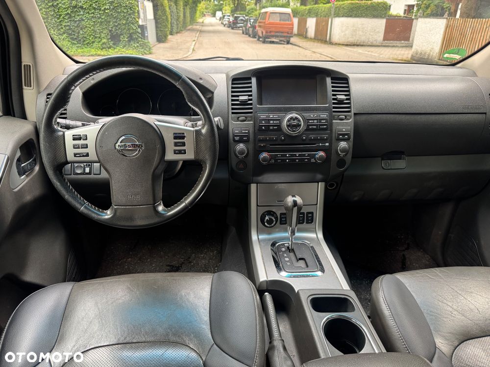 Nissan Navara 3.0 D V6 - 7
