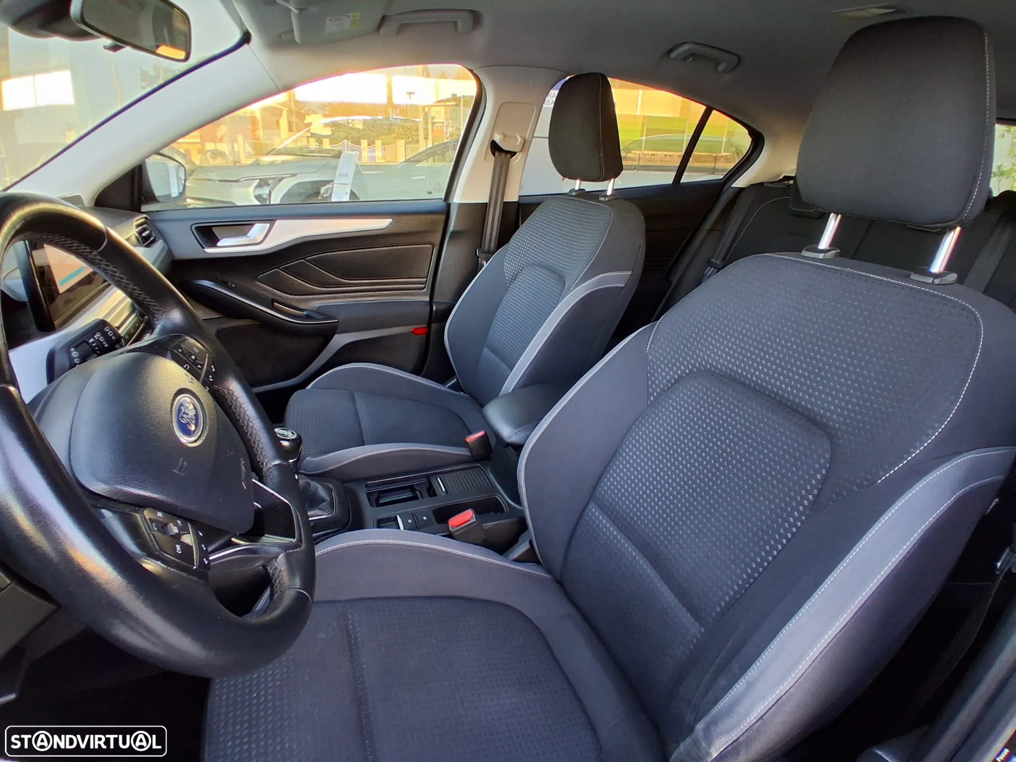 Ford Focus 1.0 EcoBoost Business - 12