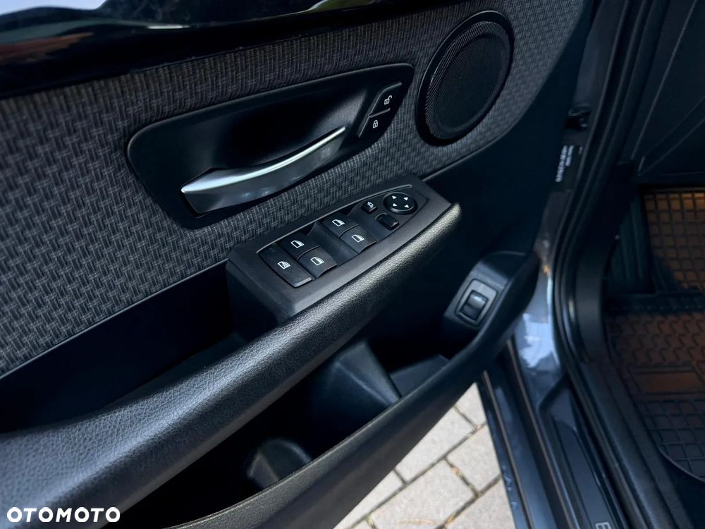 BMW Seria 2 220d Active Tourer xDrive Sport-Aut Sport Line - 33