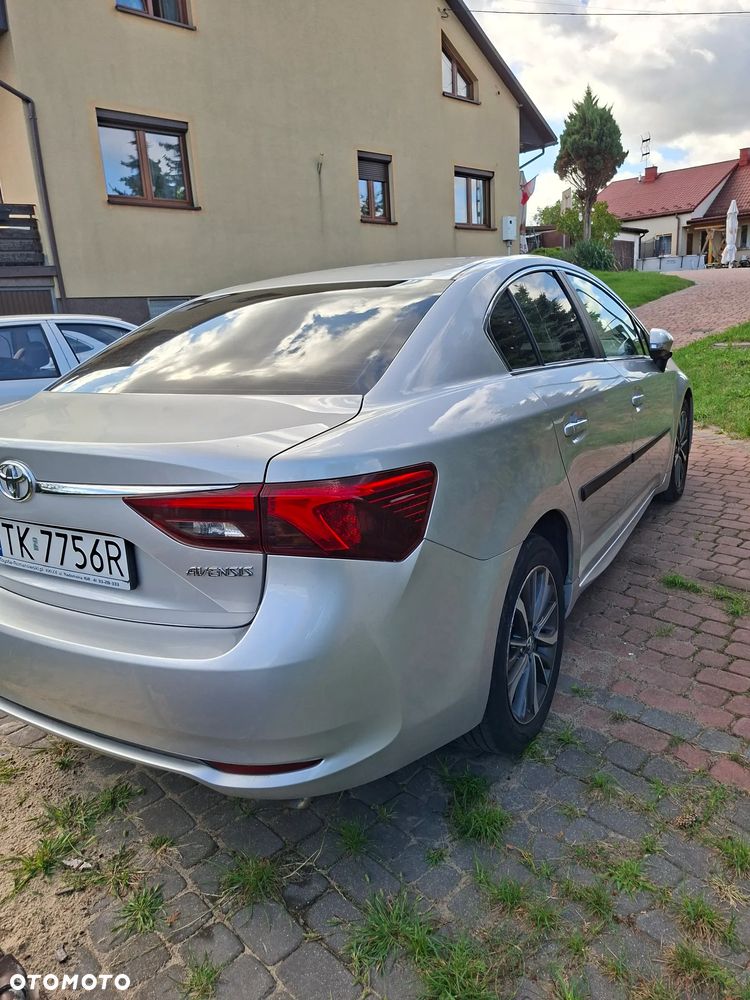 Toyota Avensis 2.0 D-4D Premium - 6