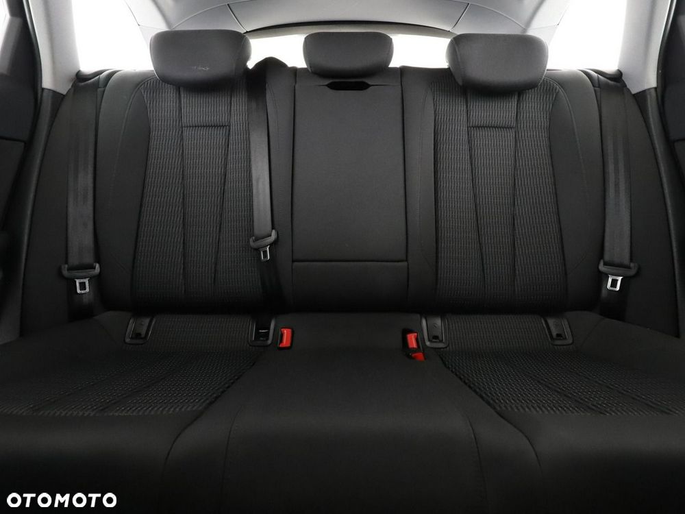 Audi A4 Avant 2.0 TFSI ultra S tronic design - 19