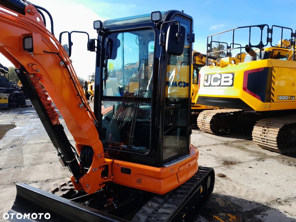 Kubota LONKING CDM6025 - 11