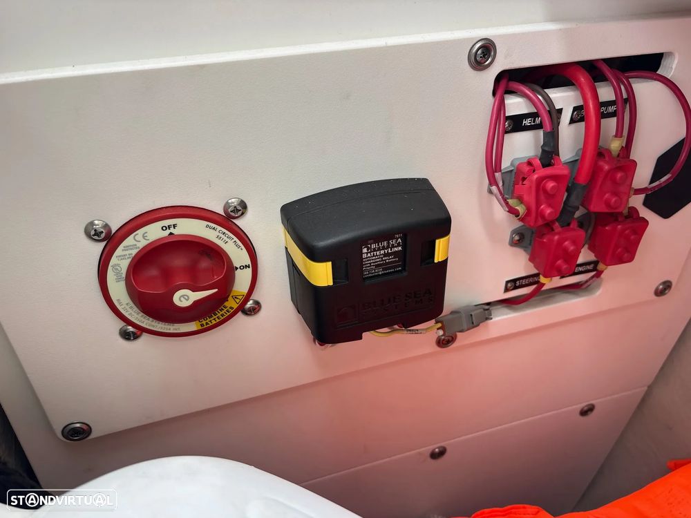 Cobalt Marine 25 SC - 17