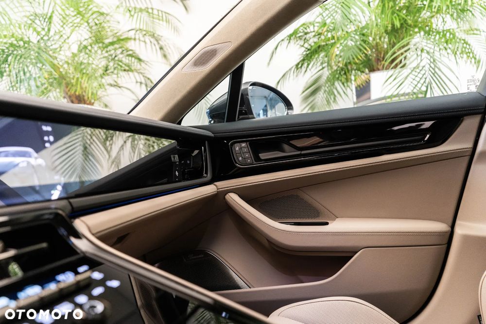Porsche Panamera Turbo S E-Hybrid PHEV - 24