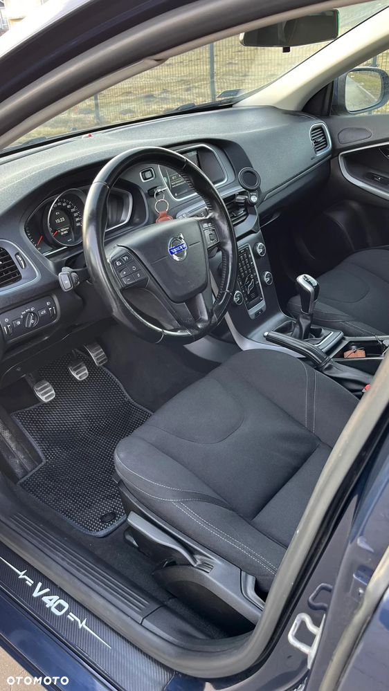 Volvo V40 D2 Base - 4