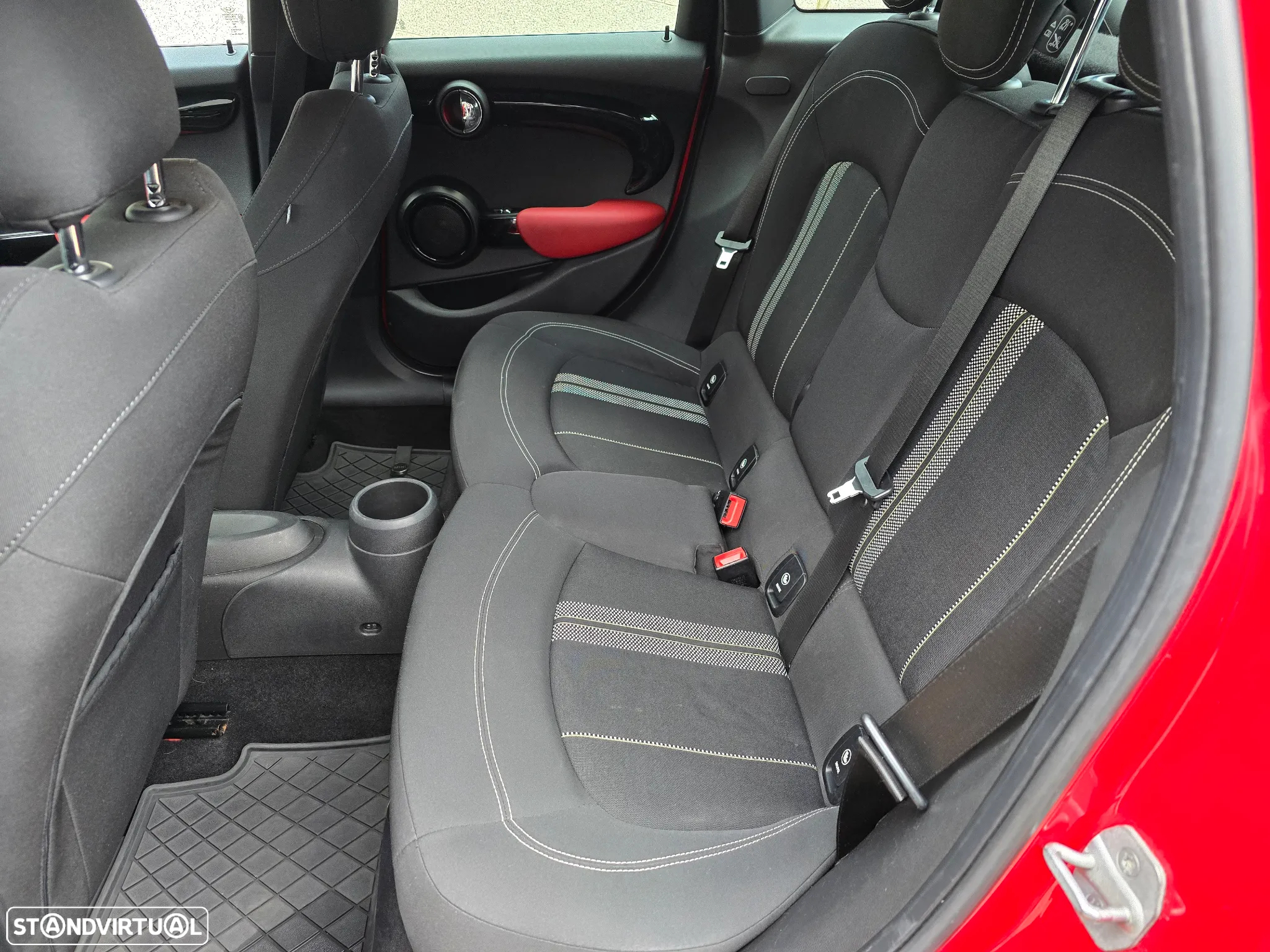 MINI 5 Portas One D - 23