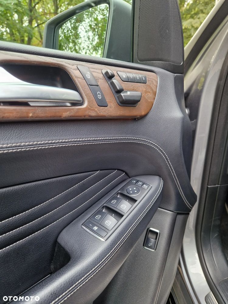 Mercedes-Benz ML - 15