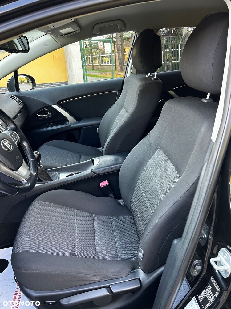 Toyota Avensis - 17