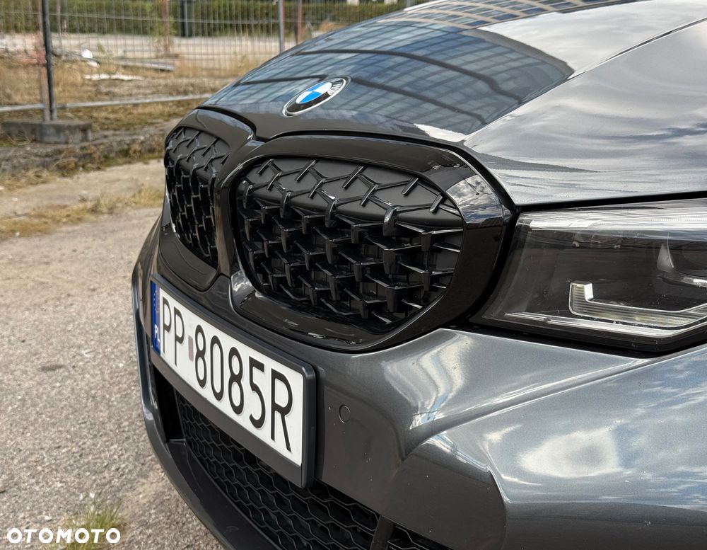 BMW Seria 3 330i xDrive M Sport sport - 33