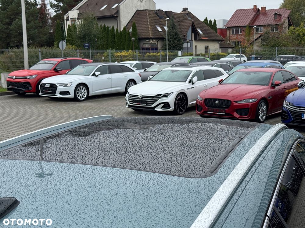 Volkswagen Passat Variant 2.0 TDI SCR DSG R-Line - 14