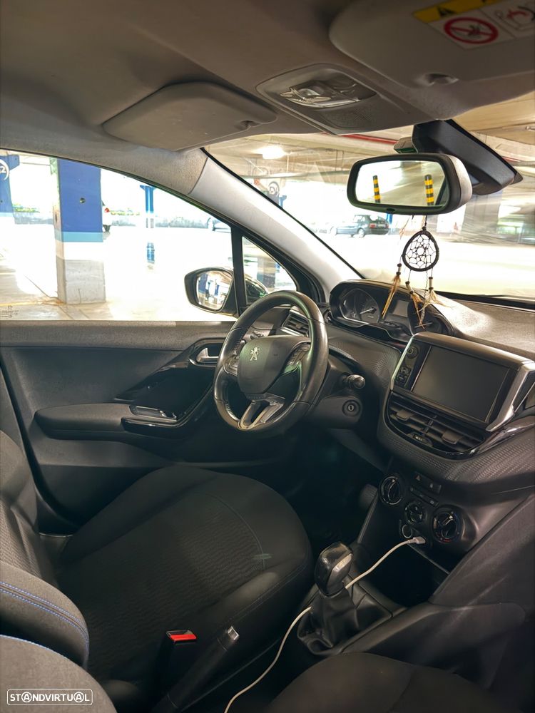 Peugeot 208 1.2 PureTech Style - 10