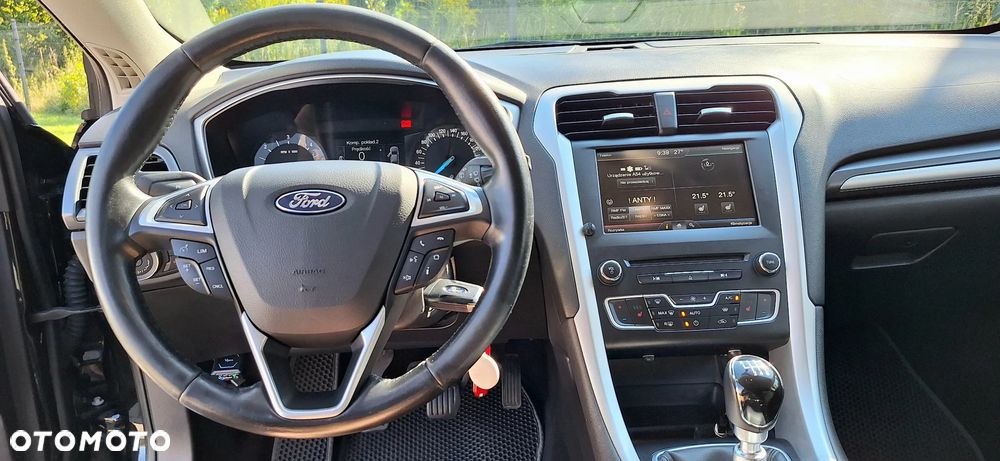 Ford Mondeo - 32