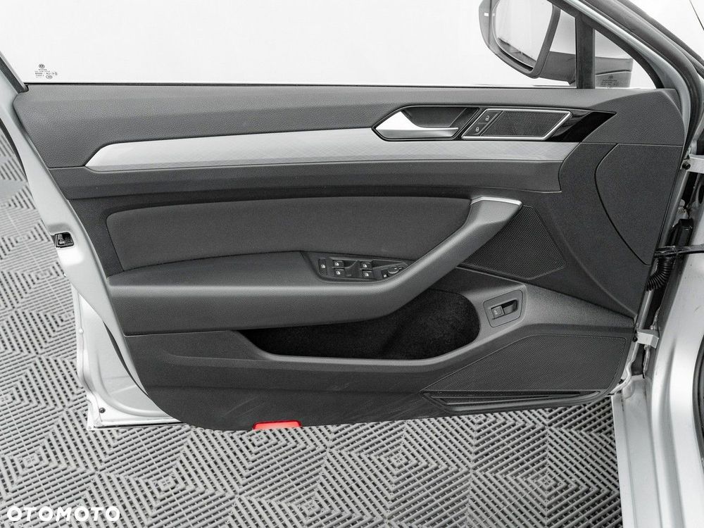 Volkswagen Passat 2.0 TSI Business DSG - 13