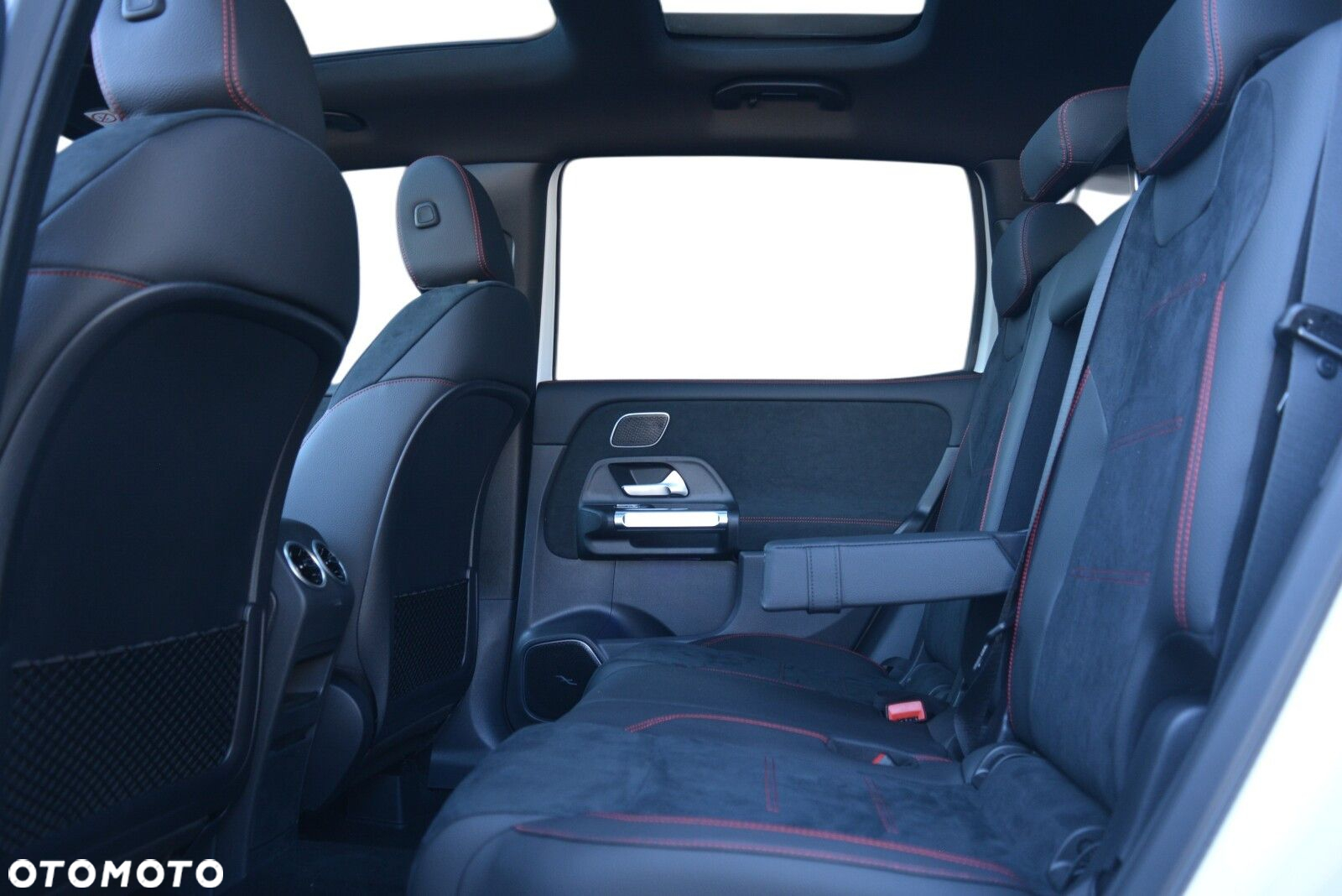 Mercedes-Benz GLB 220 d 4-Matic AMG Line 8G-DCT - 8