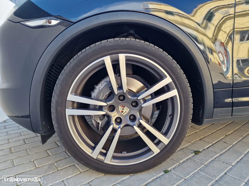 Porsche Cayenne II Platinum Edition - 19
