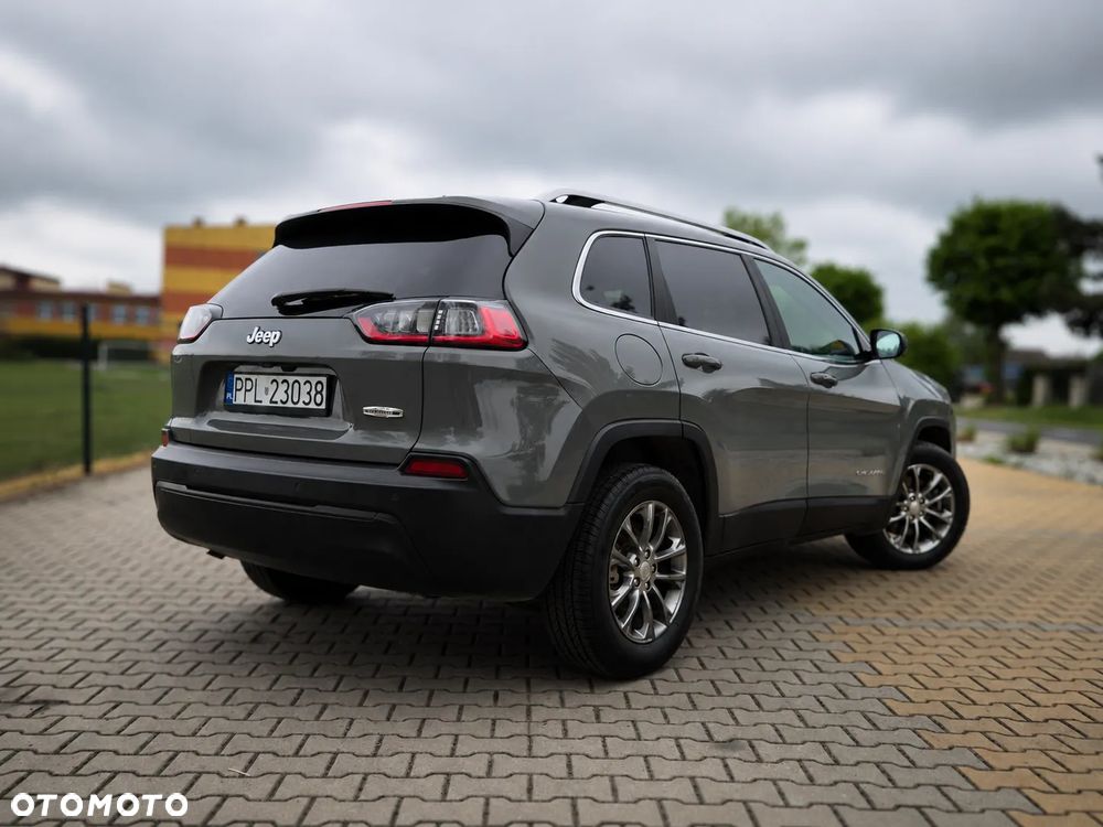 Jeep Cherokee - 4
