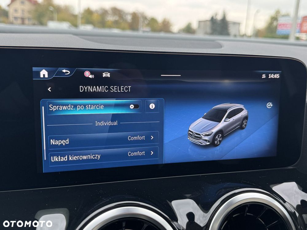 Mercedes-Benz GLA - 30