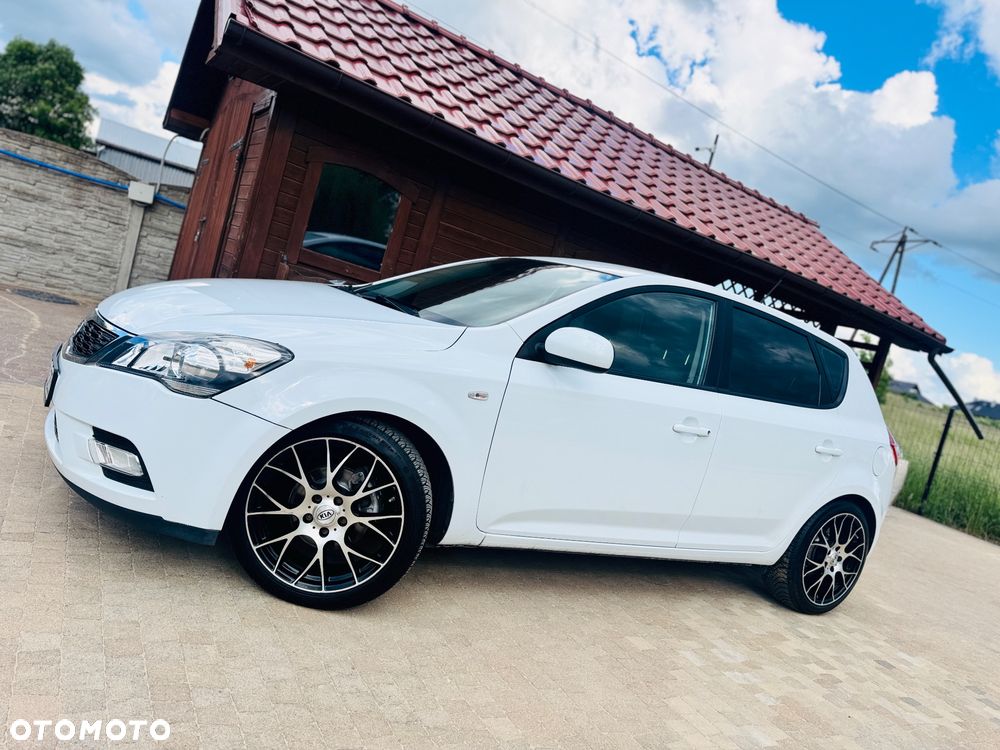 Kia Ceed 1.4 CVVT Dream-Team Edition - 18