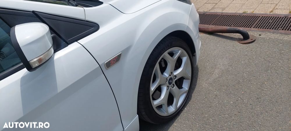 Ford Focus 2.5 ST Rally - 12