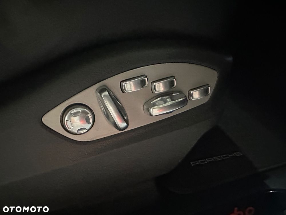 Porsche Macan Turbo PDK - 34