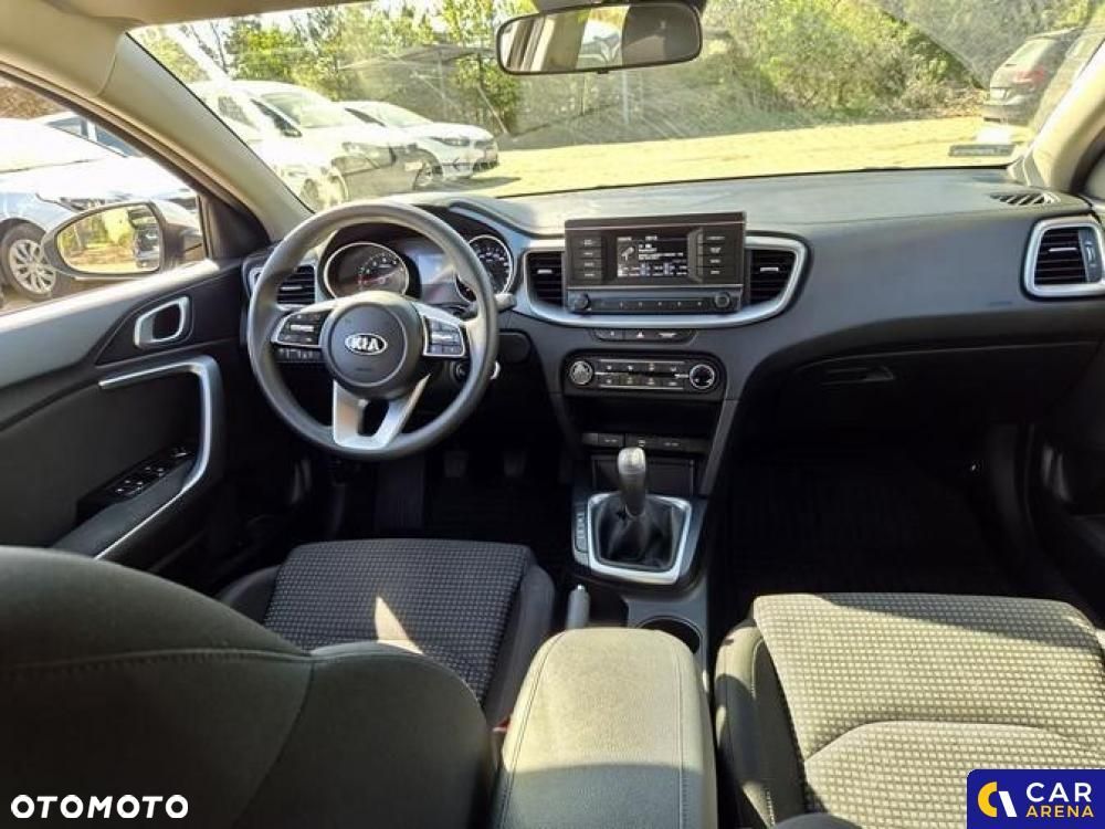 Kia Ceed - 33