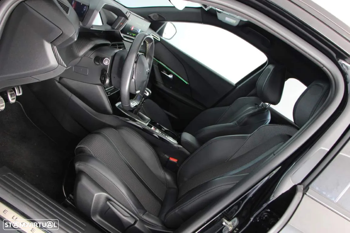 Peugeot 2008 1.2 PureTech GT - 28