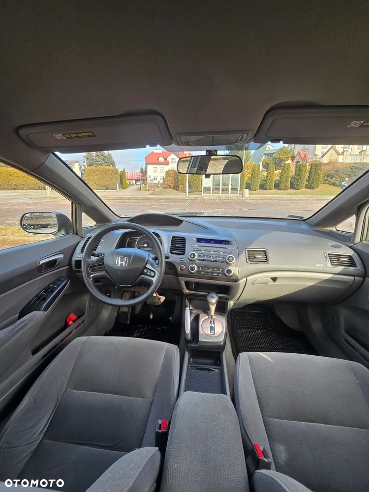 Honda Civic 1.8 Executive - 10