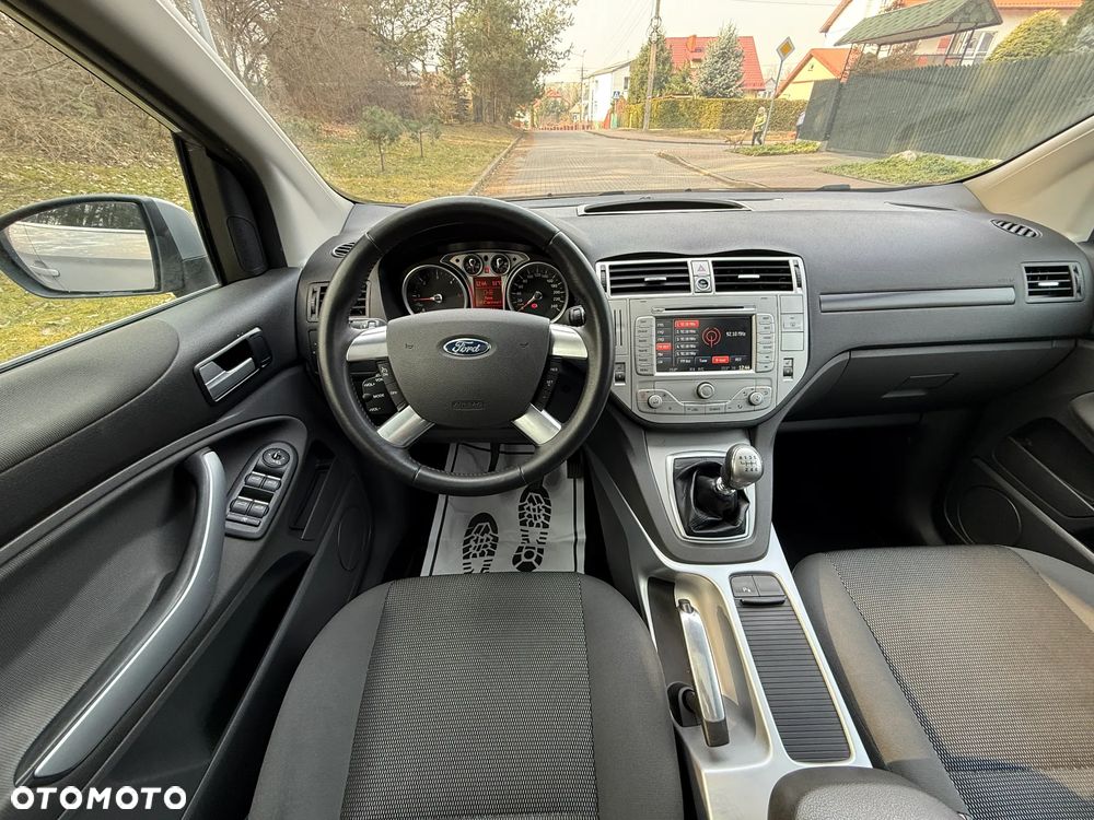 Ford Kuga 2.0 TDCi 2x4 Titanium - 25