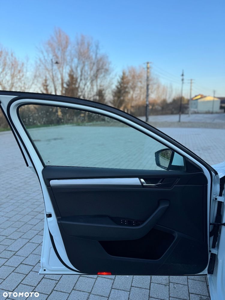 Skoda Superb 2.0 TSI 4x4 DSG SportLine - 22