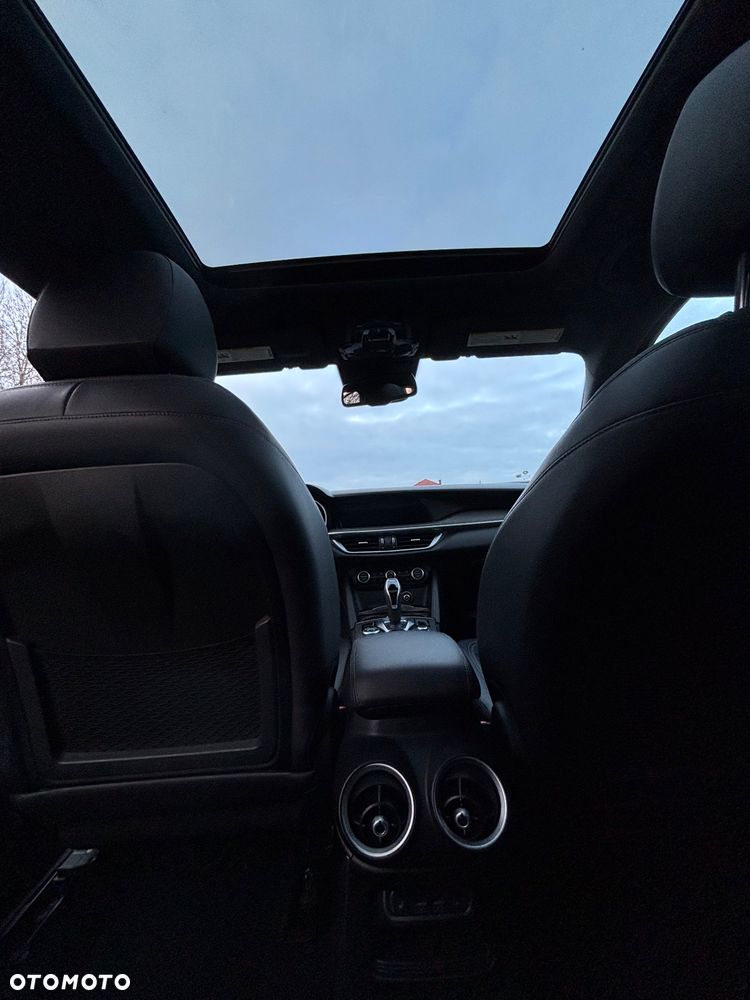 Alfa Romeo Stelvio 2.0 Turbo 16V AT8-Q4 Veloce - 22