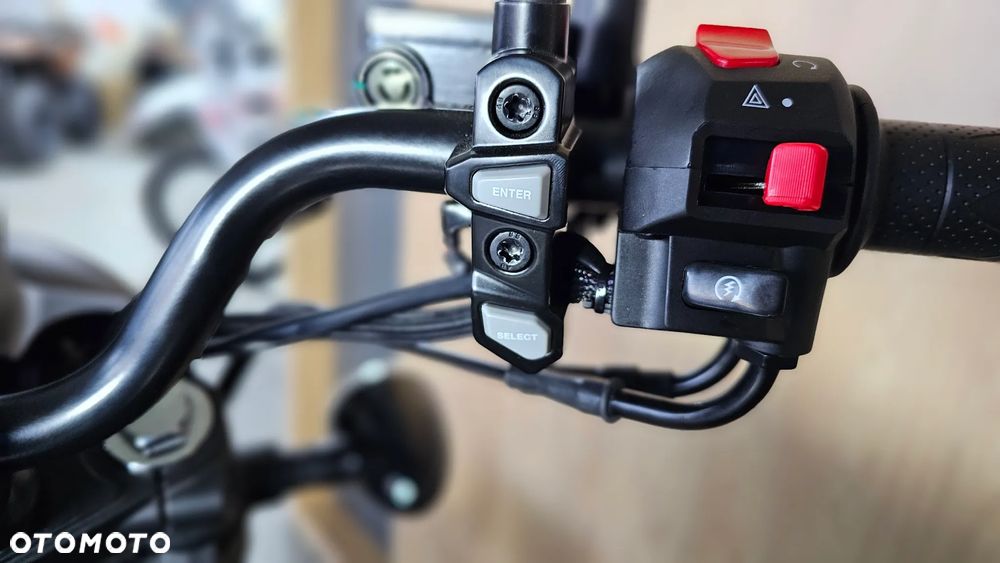 QJMOTOR SRV 125 - 13