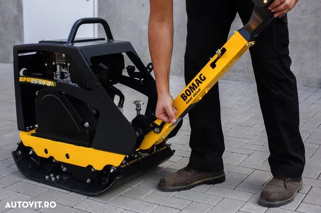 Placă compactoare reversibilă BOMAG BPR 25/50 - 8