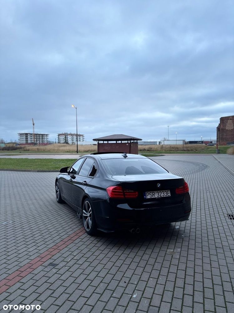 BMW Seria 3 328i xDrive Luxury Line - 6