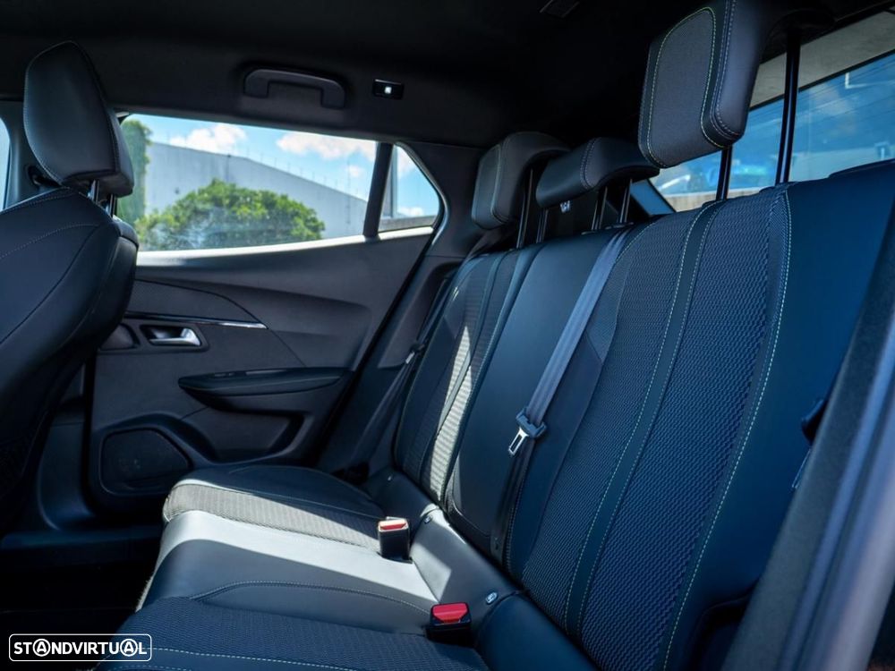 Peugeot e-2008 54 kWh GT - 26